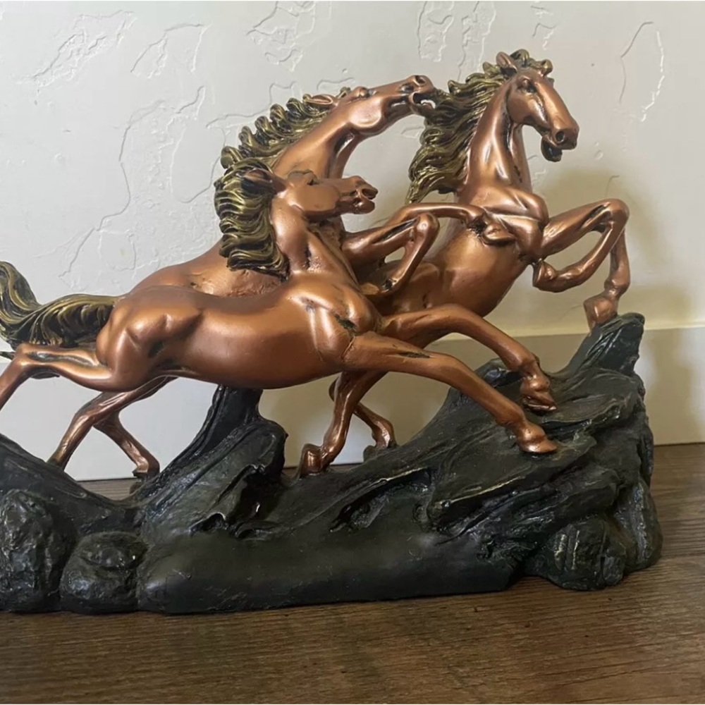Horse statue